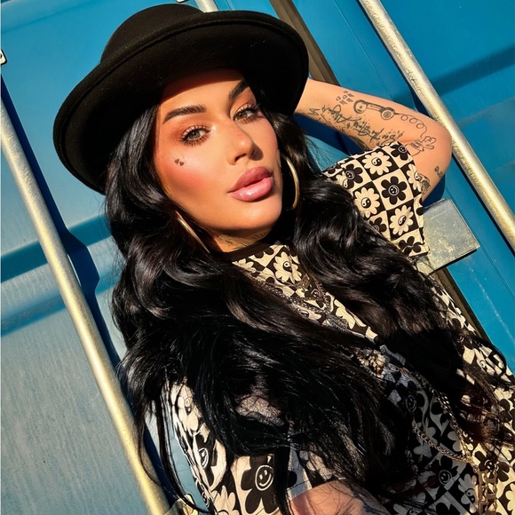 Ayyyyyy 🦋🖤⚡️ - Picture 5 of 6